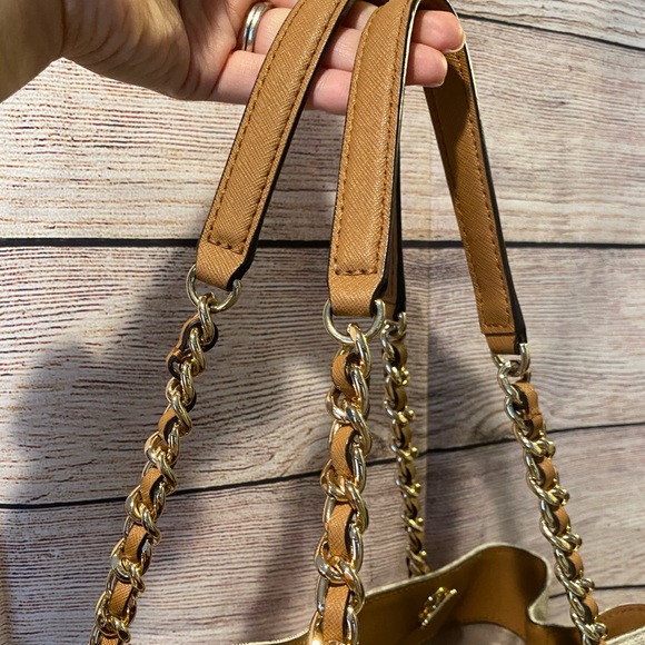 Handbag - Picture 6 of 10